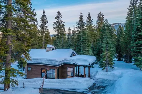8428 Valhalla Dr, Truckee, CA 96161 photo 19