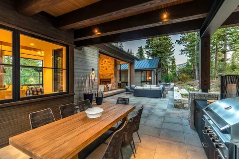 8428 Valhalla Dr, Truckee, CA 96161 photo 5