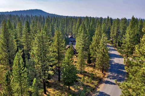 8485 Lahontan Dr, Truckee, CA 96161