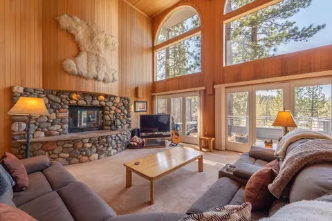 358 Skidder Trl, Truckee, CA 96161