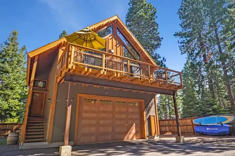 10854 Royal Crest Dr, Truckee, CA 96161
