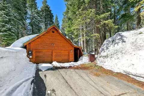 11130 Zermatt Dr, Truckee, CA 96161
