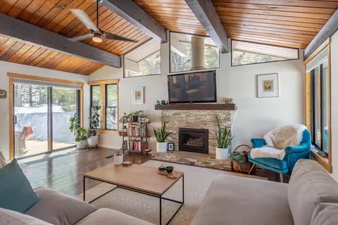 10425 Martis Valley Rd, Truckee, CA 96161