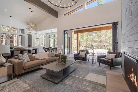 11861 Bottcher Loop, Truckee, CA 96161 photo 2