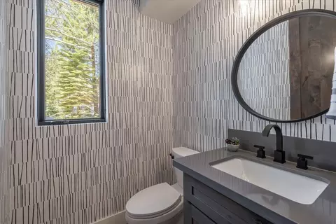 11861 Bottcher Loop, Truckee, CA 96161 photo 19