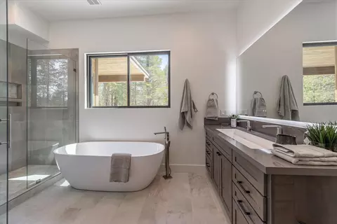 11861 Bottcher Loop, Truckee, CA 96161 photo 11