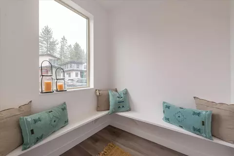 9777 Ellington Dr, Truckee, CA 96161 photo 5