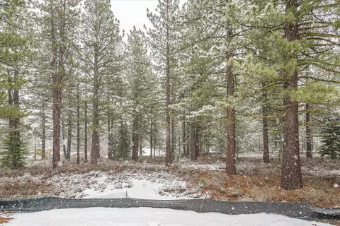 9777 Ellington Dr, Truckee, CA 96161 photo 3