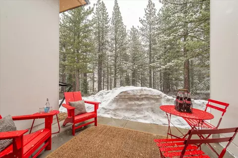 9777 Ellington Dr, Truckee, CA 96161 photo 2