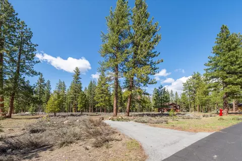 15500 Kent Dr, Truckee, CA 96161