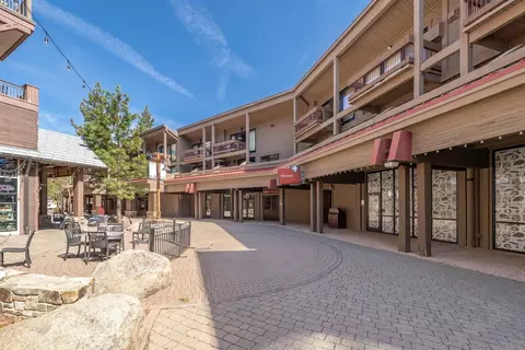 2000 N Village Dr # 206, Truckee, CA 96161