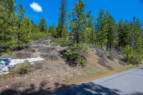 14601 Reed Ave, Truckee, CA 96161 photo 2