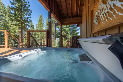 12387 Rainbow Dr, Truckee, CA 96161