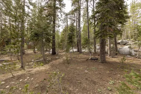 7928 Acorn Rd, Soda Springs, CA 95728