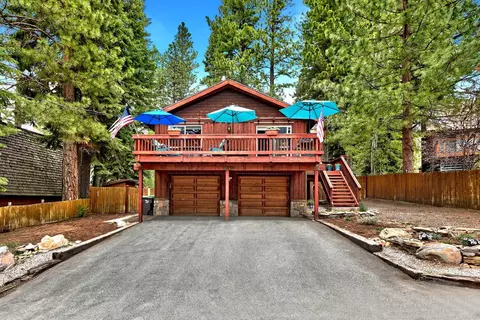 10738 Blueberry Rd, Truckee, CA 96161