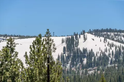 12676 Pinnacle Loop, Truckee, CA 96161 photo 5