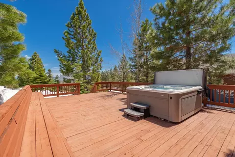 12676 Pinnacle Loop, Truckee, CA 96161 photo 2