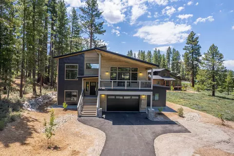 10667 Winchester Ct, Truckee, CA 96161