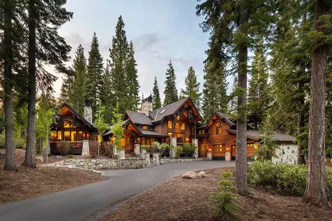 10900 Almendral Ct, Truckee, CA 96161