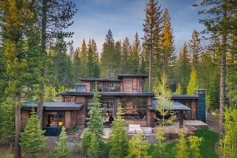 8807 Schroeder Way, Truckee, CA 96161