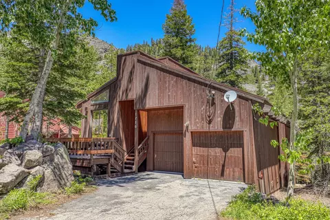 1716 Trapper Pl, Alpine Meadows, CA 96146