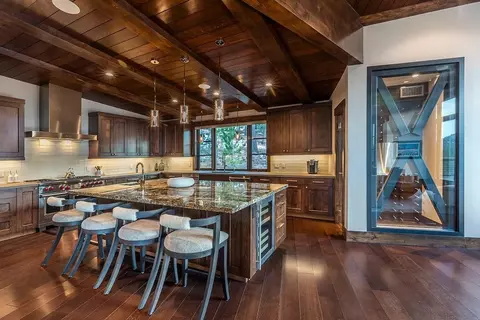 8262 Ehrman Dr, Truckee, CA 96161 photo 6
