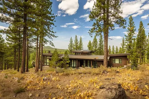8262 Ehrman Dr, Truckee, CA 96161 photo 3