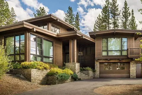 8262 Ehrman Dr, Truckee, CA 96161
