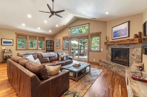 11788 Sitzmark Way, Truckee, CA 96161