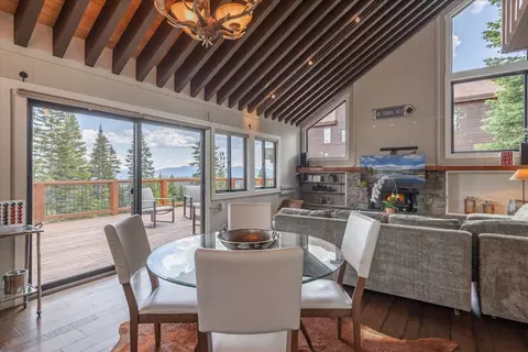 13948 Skislope Way, Truckee, CA 96161