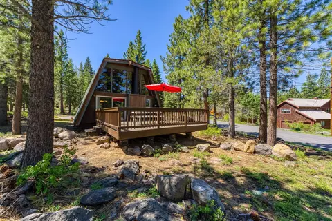 14231 Gyrfalcon St, Truckee, CA 96161
