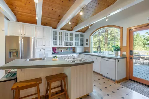 219 Basque, Truckee, CA 96161 photo 4
