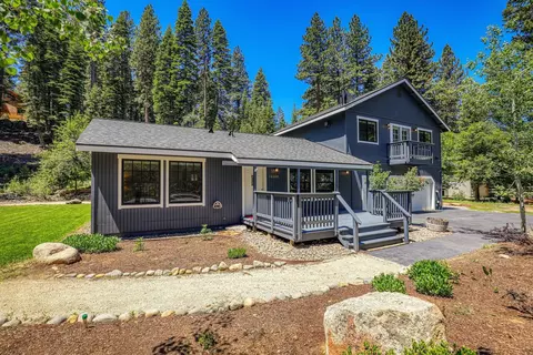 10604 Pine Cone Dr, Truckee, CA 96161