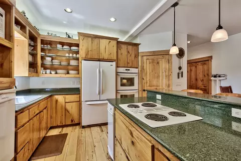 14489 Reed Ave, Truckee, CA 96161 photo 10