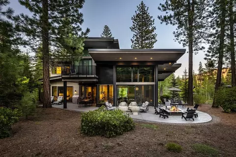 10432 Thunderbird Ct, Truckee, CA 96161