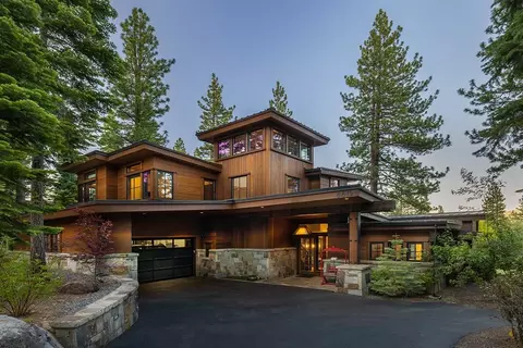 8615 Huntington Ct, Truckee, CA 96161