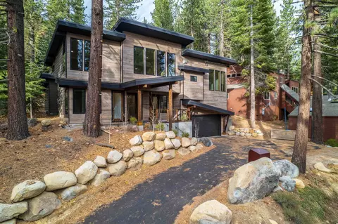 162 Tiger Tail Rd, Olympic Valley, CA 96146