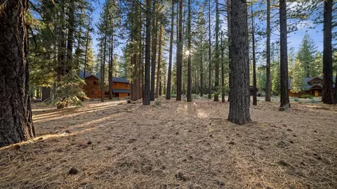 11237 Comstock Dr, Truckee, CA 96161