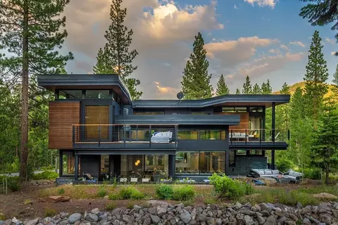 8378 Thunderbird Cir, Truckee, CA 96161