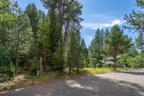 10594 Pine Cone Dr, Truckee, CA 96161