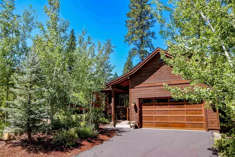 10166 Colton Creek Rd, Truckee, CA 96161
