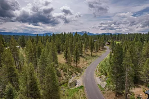 11120 Ghirard Rd, Truckee, CA 96161