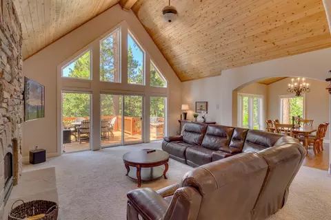 1330 Canterbury Dr, Kings Beach, CA 96143