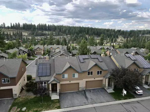 10076 Nicolas Dr # B, Truckee, CA 96161