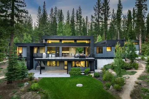 10920 Wyntoon Ct, Truckee, CA 96161