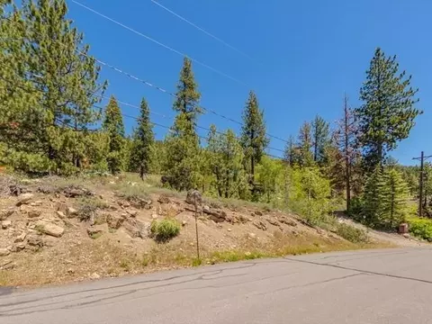 13644 Olympic Dr, Truckee, CA 96161