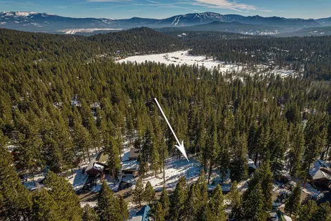 11933 Saint Bernard Dr, Truckee, CA 96161
