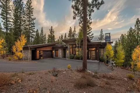 9513 Cloudcroft Ct, Truckee, CA 96161
