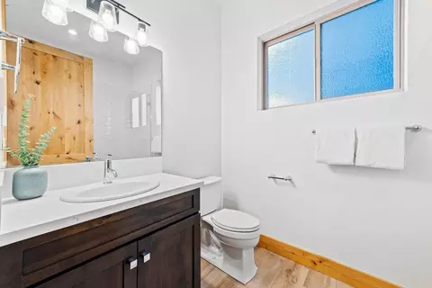 11643 Mcclintock Loop # 1, Truckee, CA 96161 photo 11