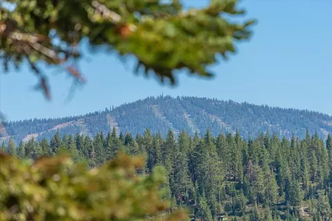 10185 Thomas Dr, Truckee, CA 96161 photo 9